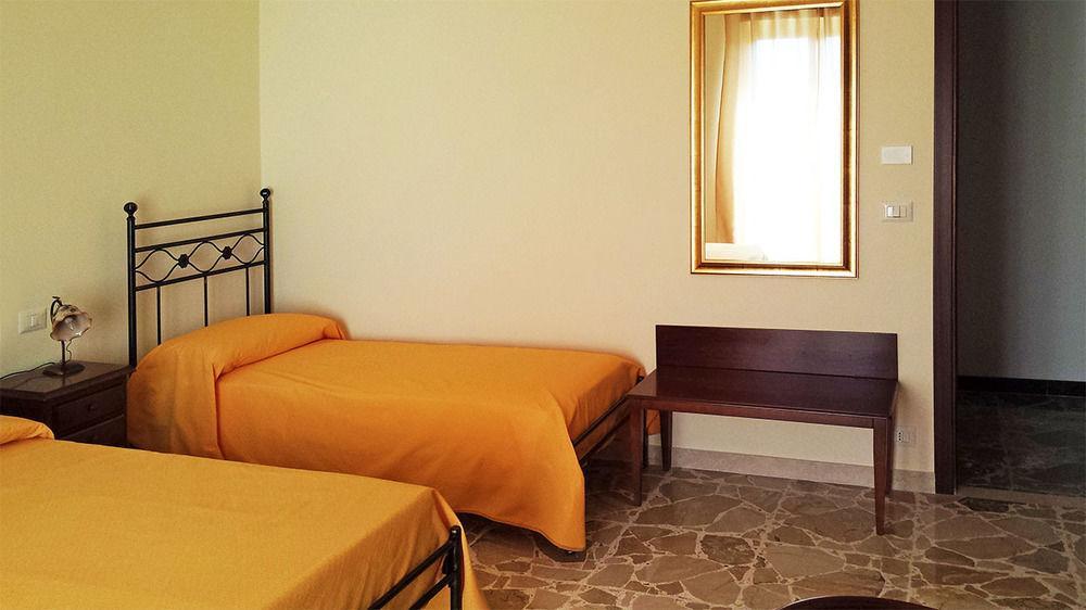 B&B Capo Sant'Alessio Сант-Алессио-Сикуло Экстерьер фото