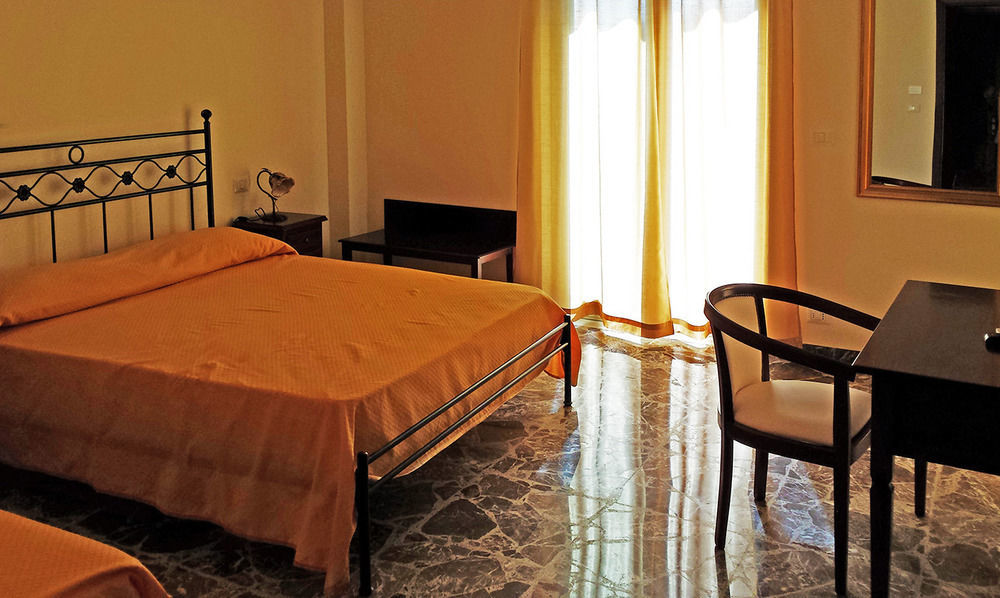 B&B Capo Sant'Alessio Сант-Алессио-Сикуло Экстерьер фото