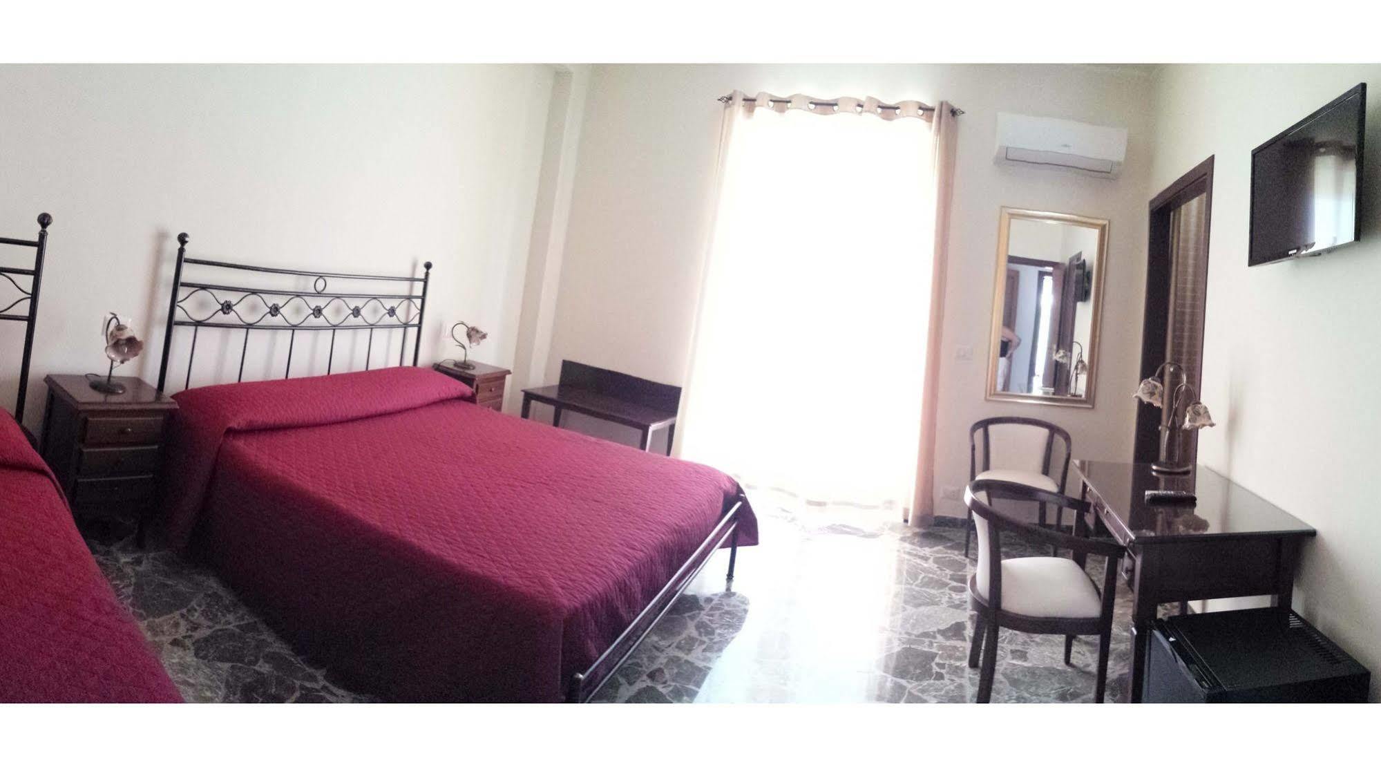 B&B Capo Sant'Alessio Сант-Алессио-Сикуло Экстерьер фото